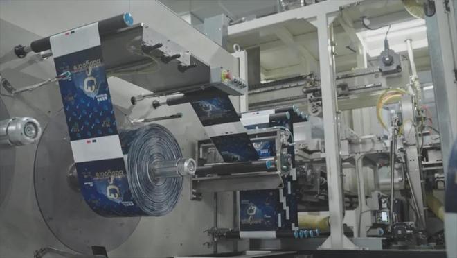 界茅台坐上世界的牌桌EVO视讯中国母婴(图2)